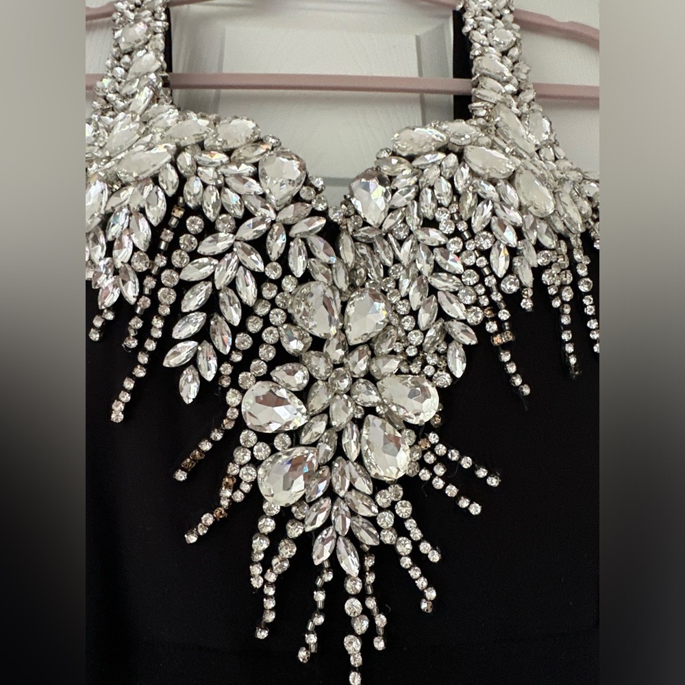 CC6018-1
CRYSTAL STRAPLESS EMBELLISHED MERMAID GOWN